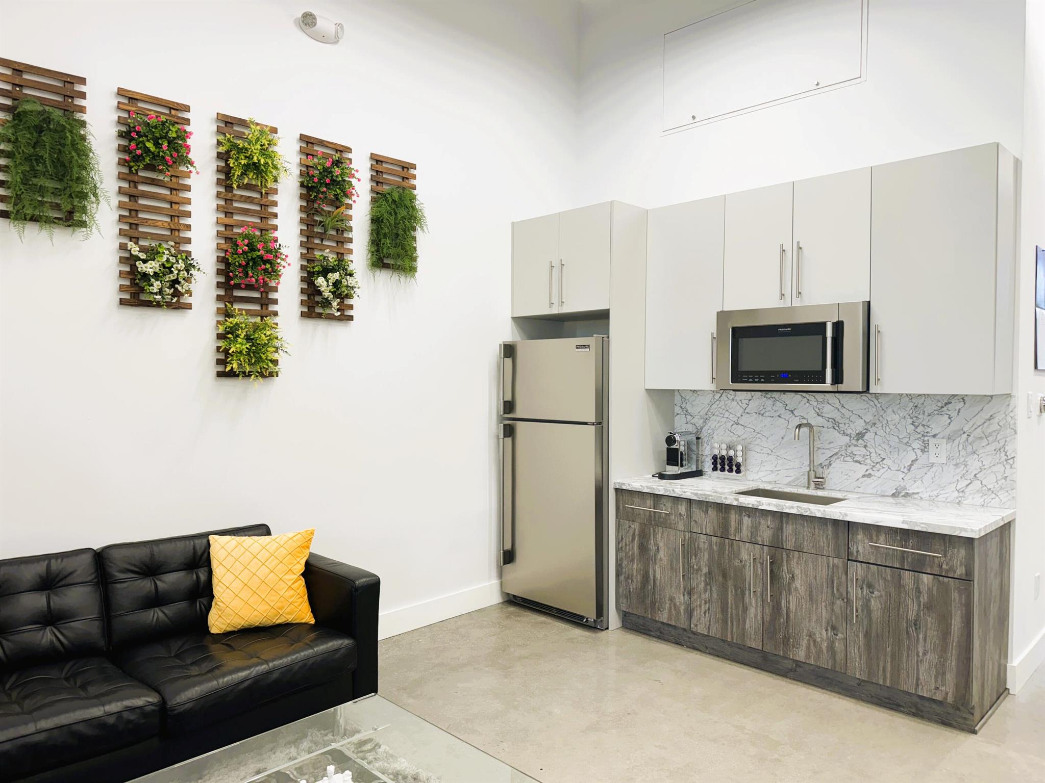 AIRPORT PROFESSIONAL CENT - Commercial Sale