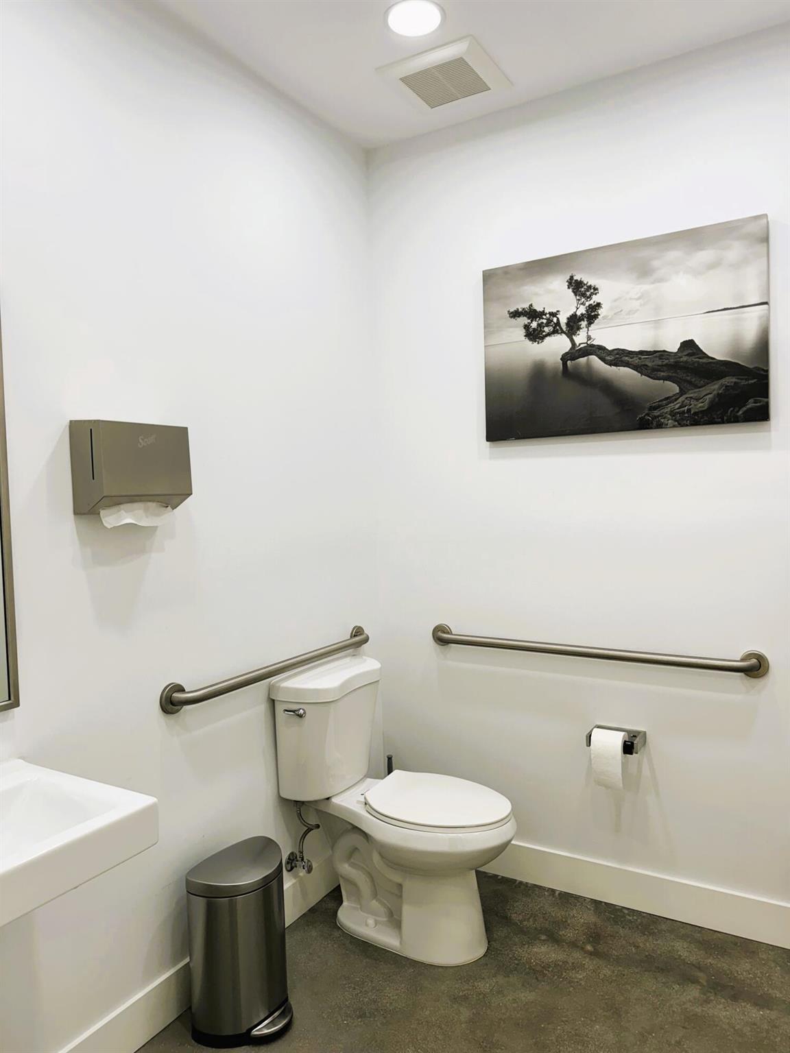 AIRPORT PROFESSIONAL CENT - Commercial Sale