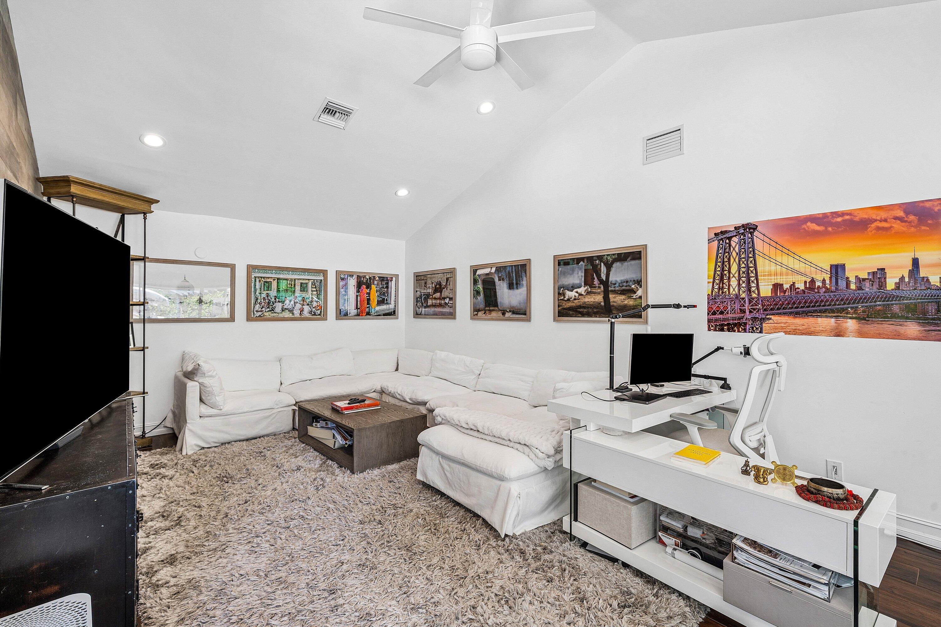 WOODFIELD HUNT CLUB - Residential