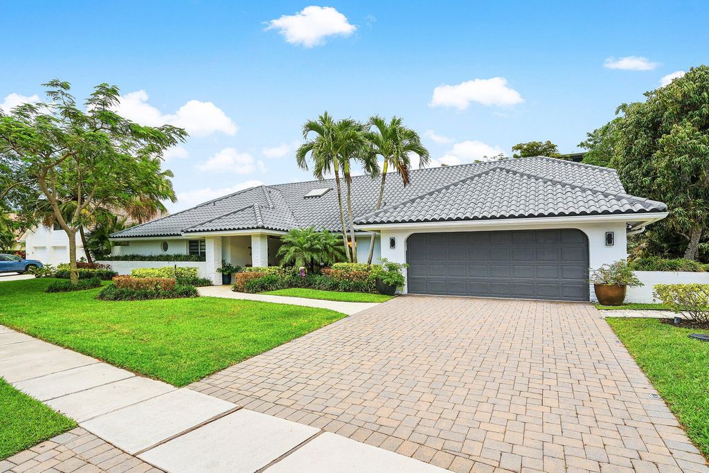 Photo of 3030 Canterbury Drive, Boca Raton, FL 33434 (MLS # B26021533)