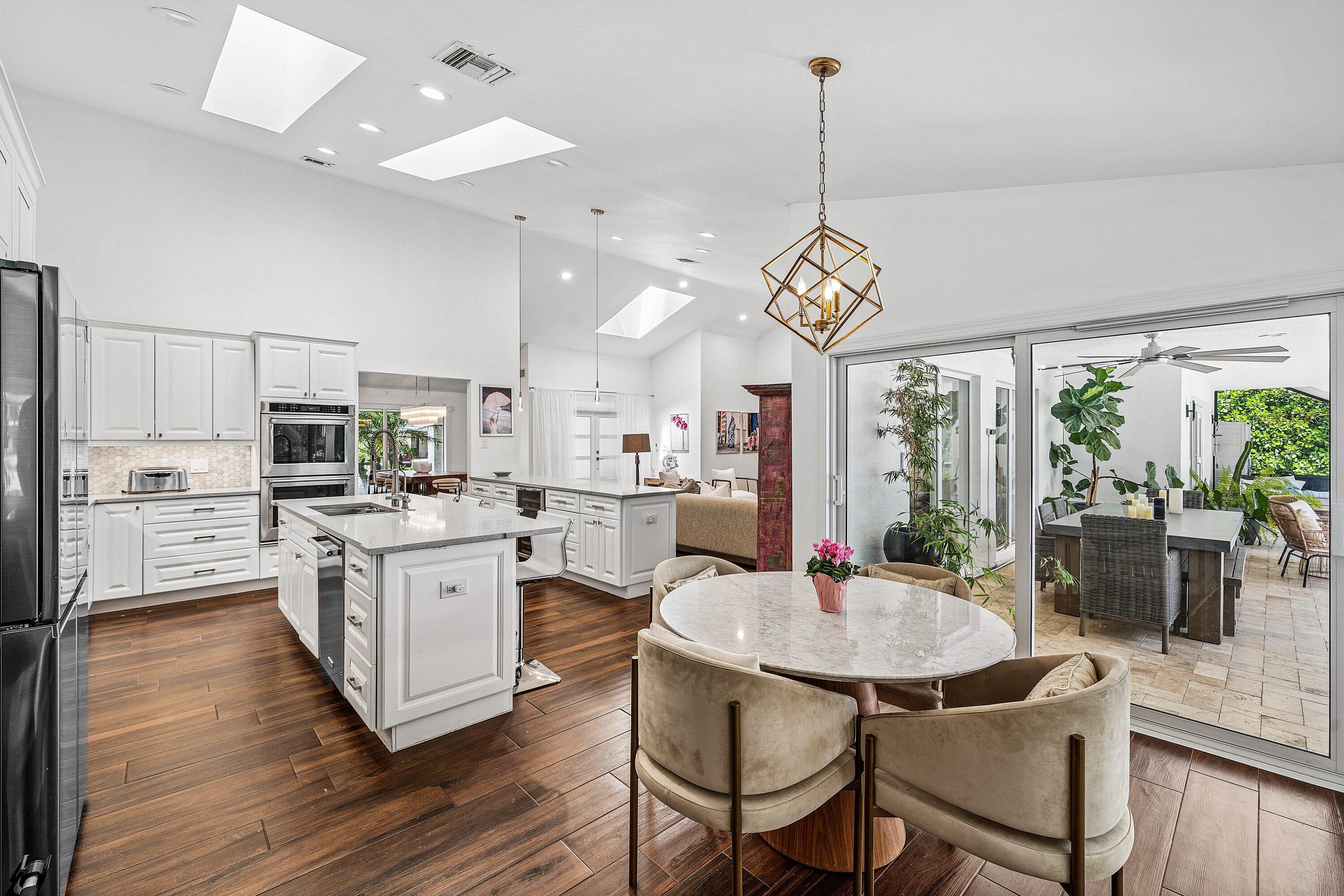 WOODFIELD HUNT CLUB - Residential