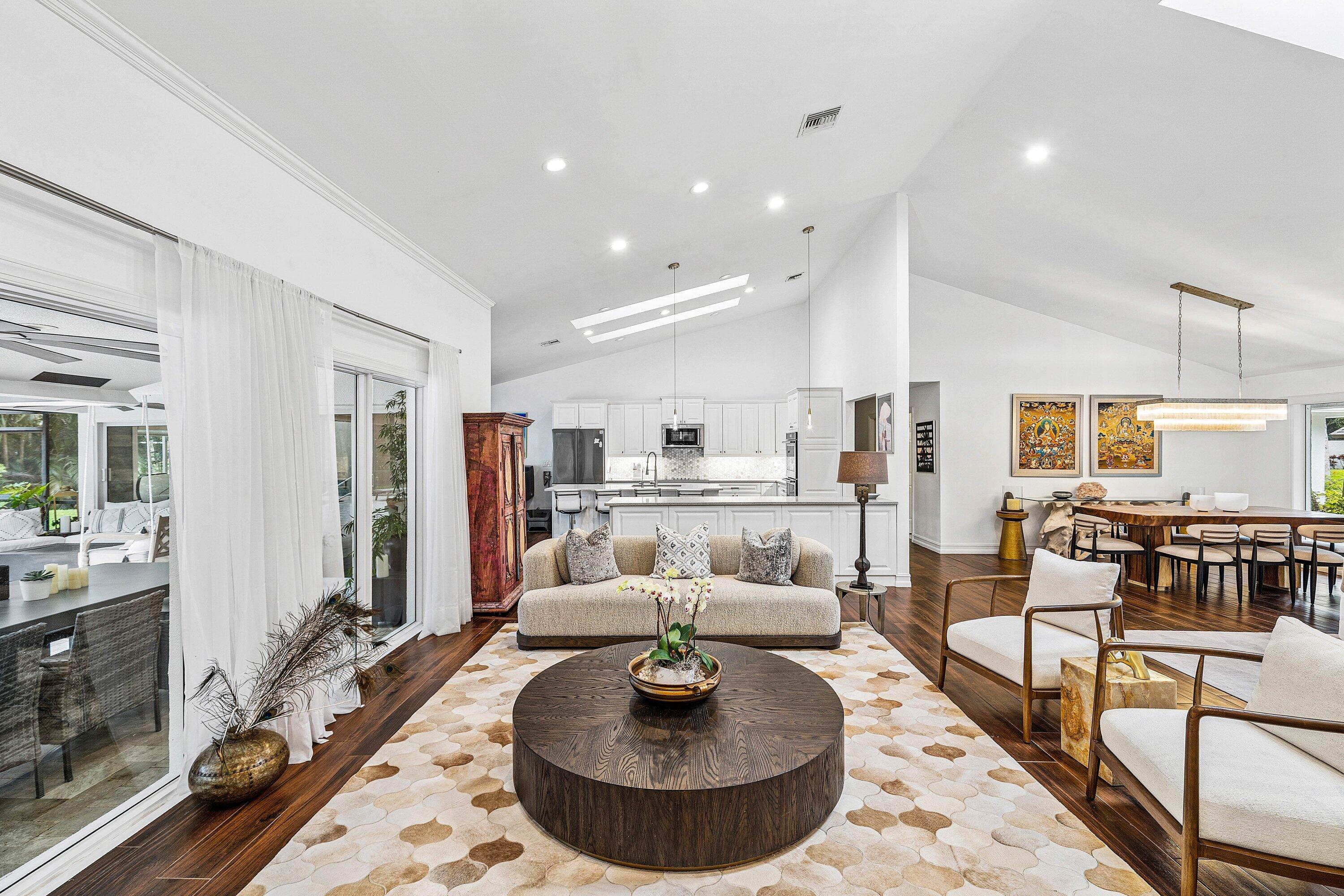 WOODFIELD HUNT CLUB - Residential