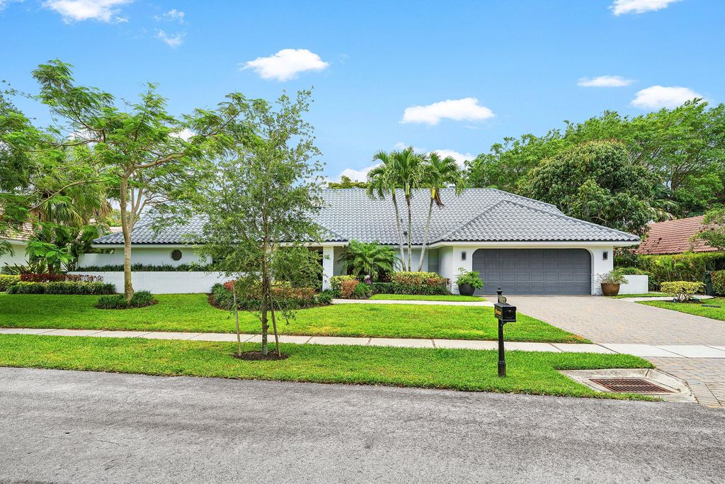 Photo of 3030 Canterbury Drive, Boca Raton, FL 33434 (MLS # B26021533)