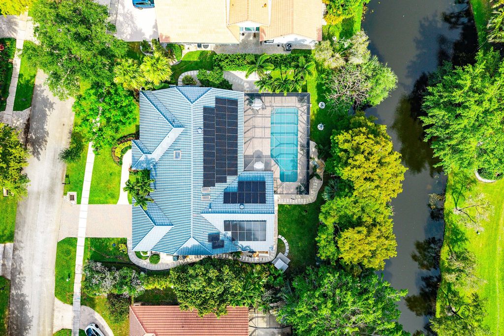 Photo of 3030 Canterbury Drive, Boca Raton, FL 33434 (MLS # B26021533)