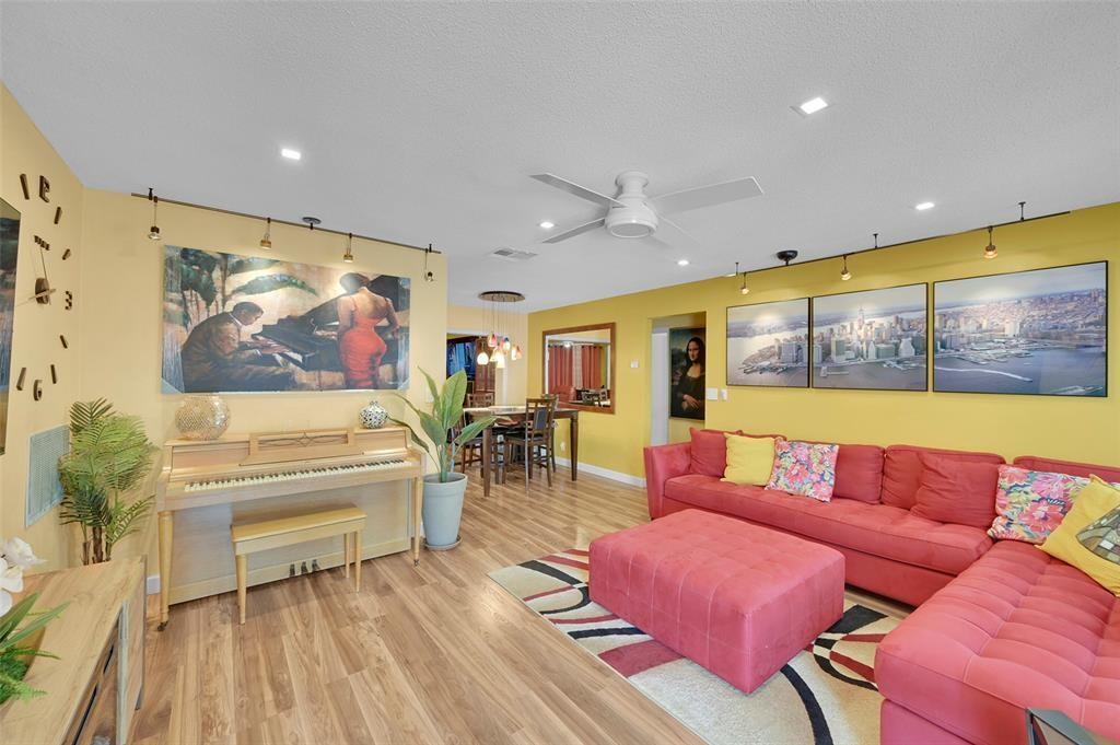 Mainlands Of Tamarac Lake - Residential