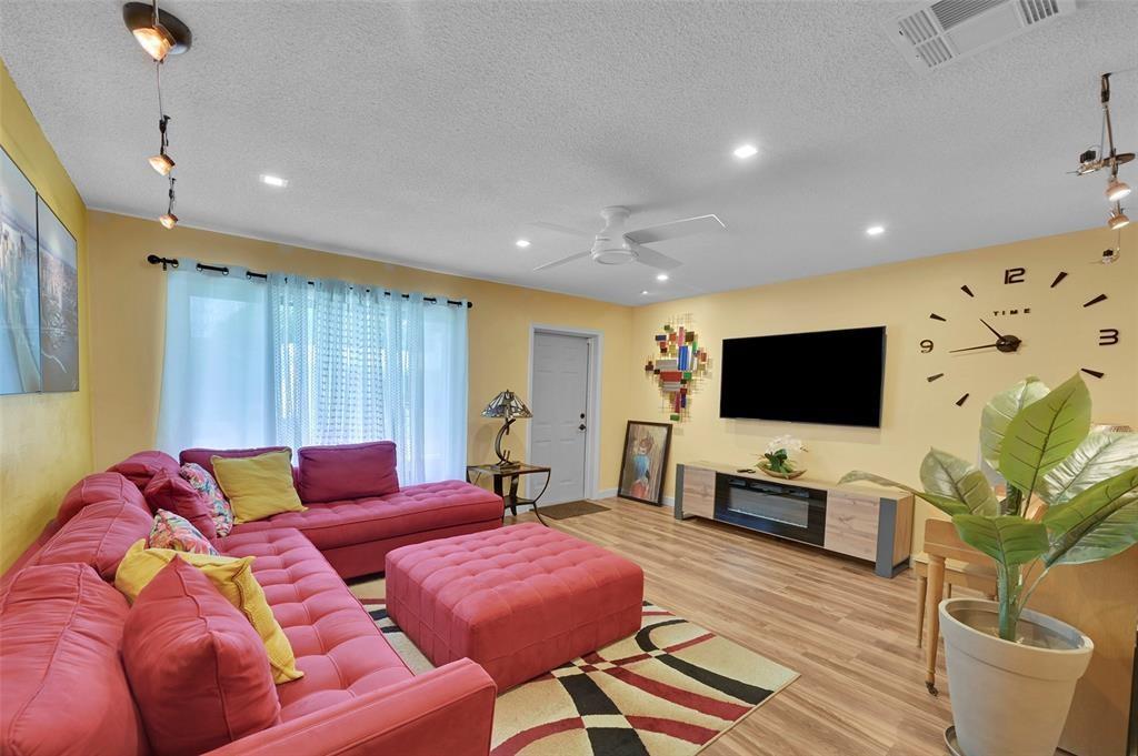 Mainlands Of Tamarac Lake - Residential