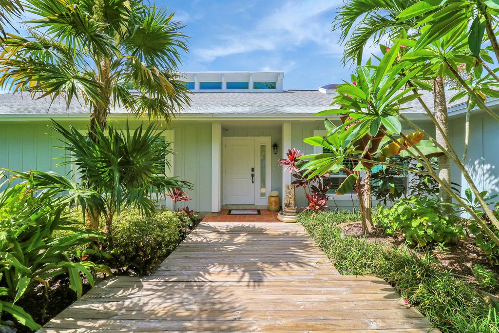 Photo of 6372 197th Place N, Jupiter, FL 33458 (MLS # R10995949)