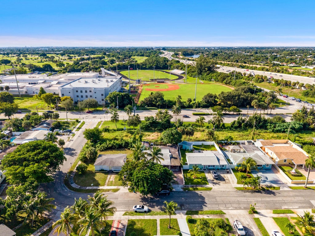 Photo of 1020 FOREST Court, West Palm Beach, FL 33405 (MLS # B26088905)