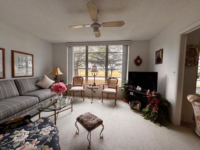 PALM-AIRE COUNTRY CLUB - Residential