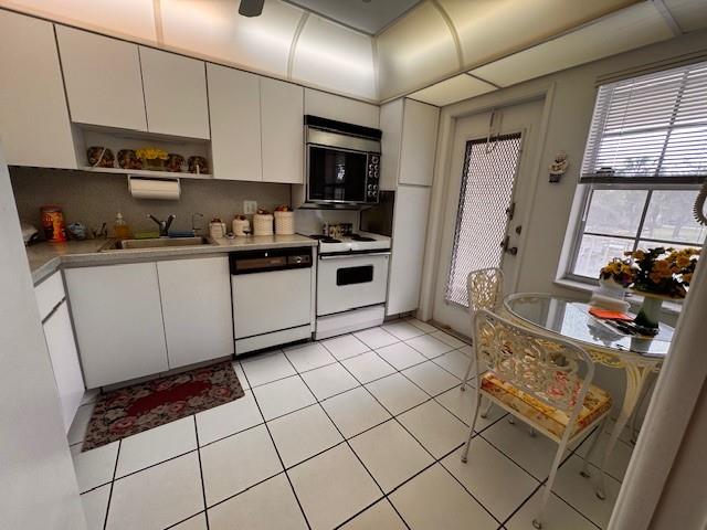 PALM-AIRE COUNTRY CLUB - Residential