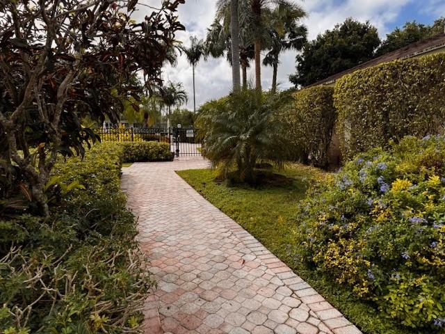 PALM-AIRE COUNTRY CLUB - Residential