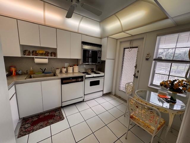 PALM-AIRE COUNTRY CLUB - Residential