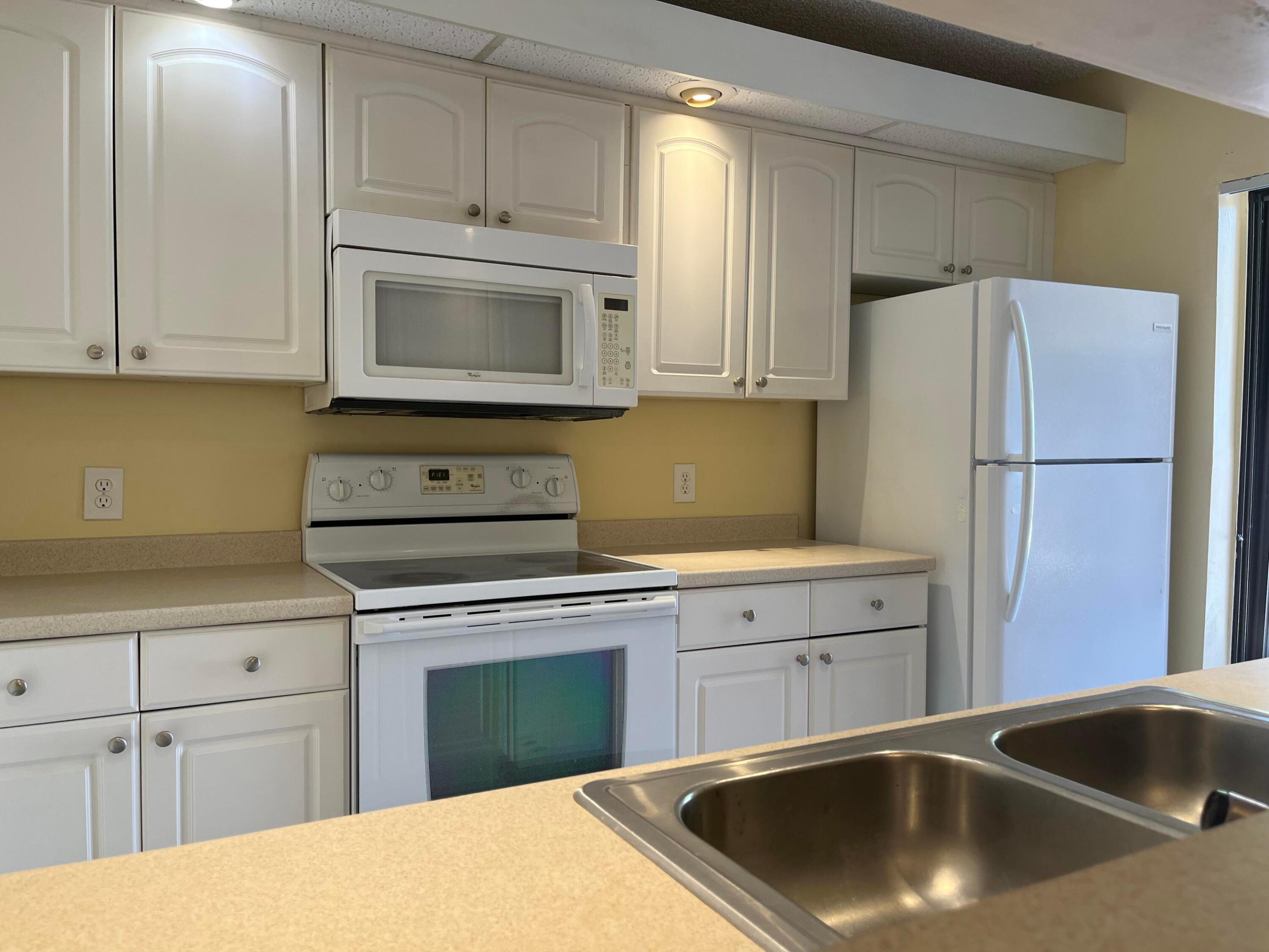 VILLAGE OF SANDALWOOD LAKES 1 - Residential Lease