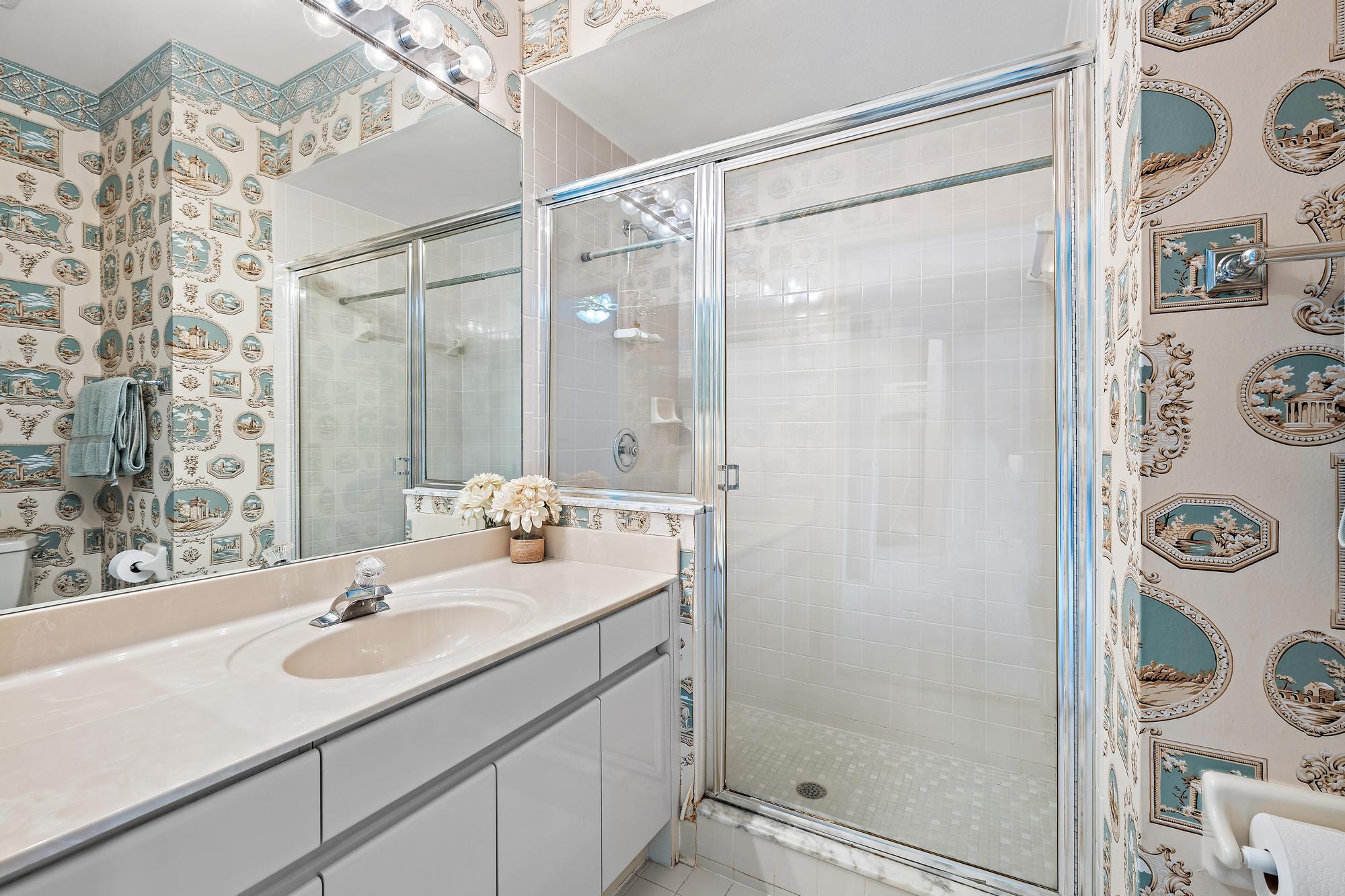 PGA RESORT COMMUNITY OF EAGLETON ESTATES - Residential