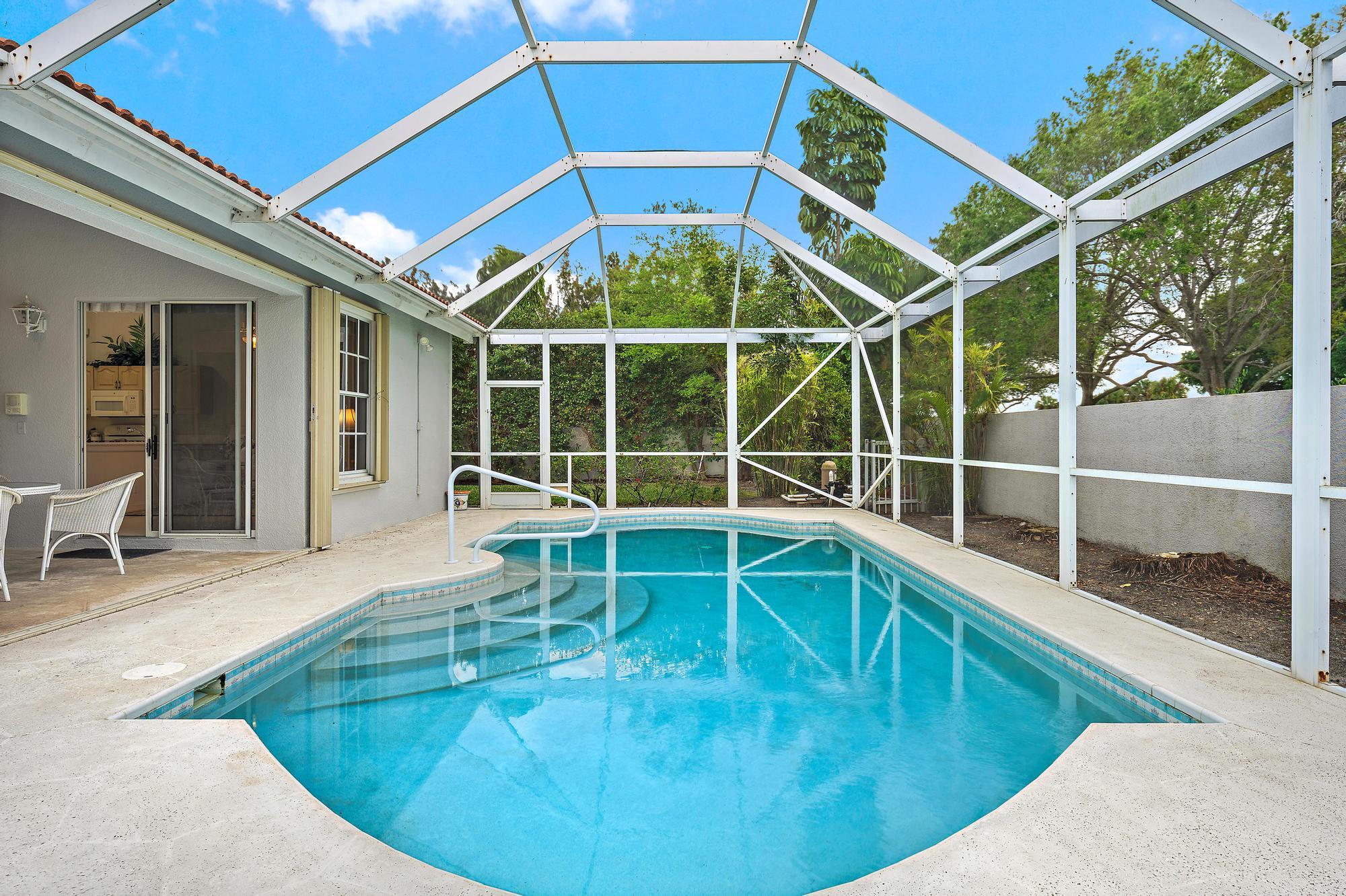 PGA RESORT COMMUNITY OF EAGLETON ESTATES - Residential