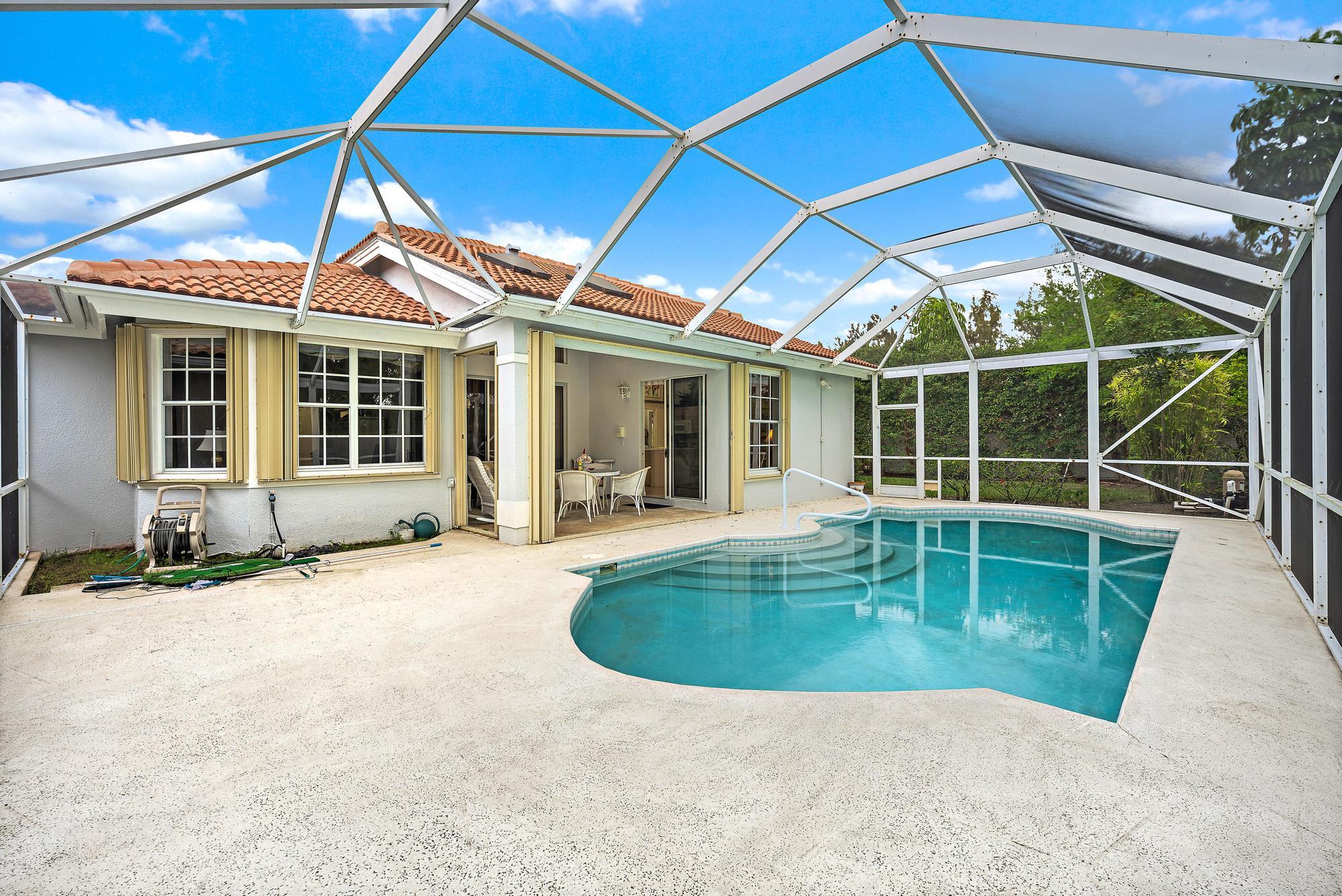 PGA RESORT COMMUNITY OF EAGLETON ESTATES - Residential