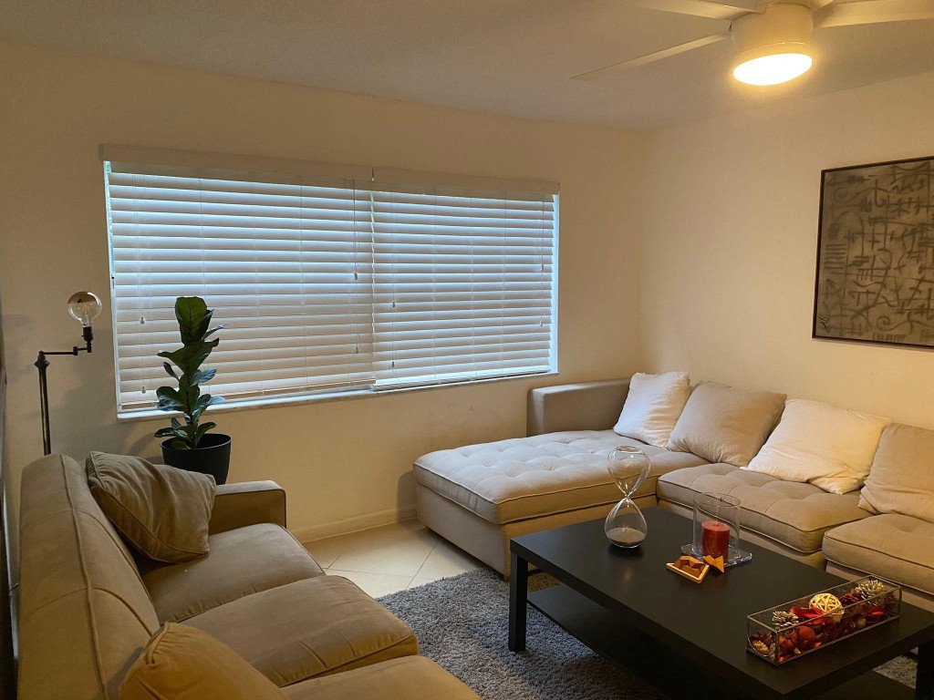 1100 SE 4th Avenue 9