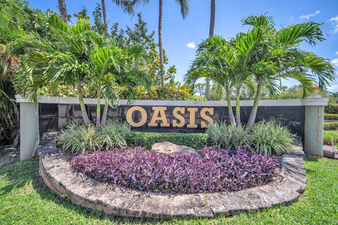 Palm Aire Oaks Course Est - Residential