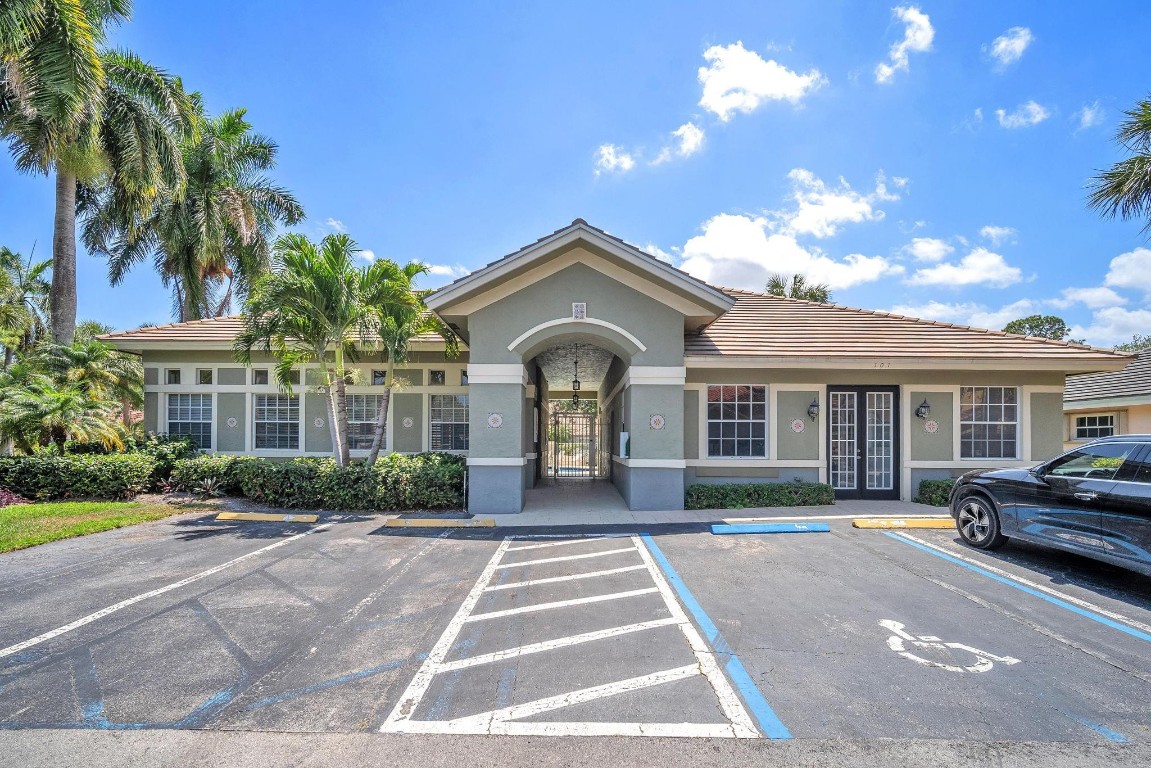 Palm Aire Oaks Course Est - Residential