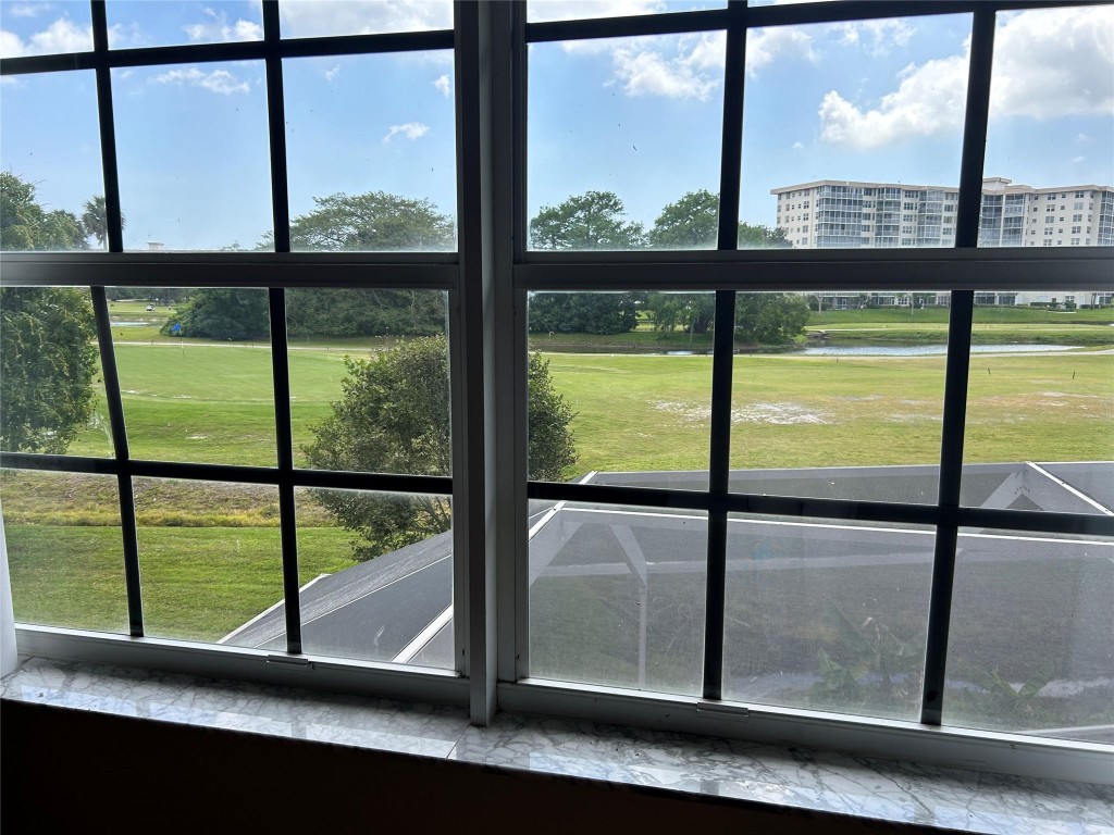 Palm Aire Oaks Course Est - Residential