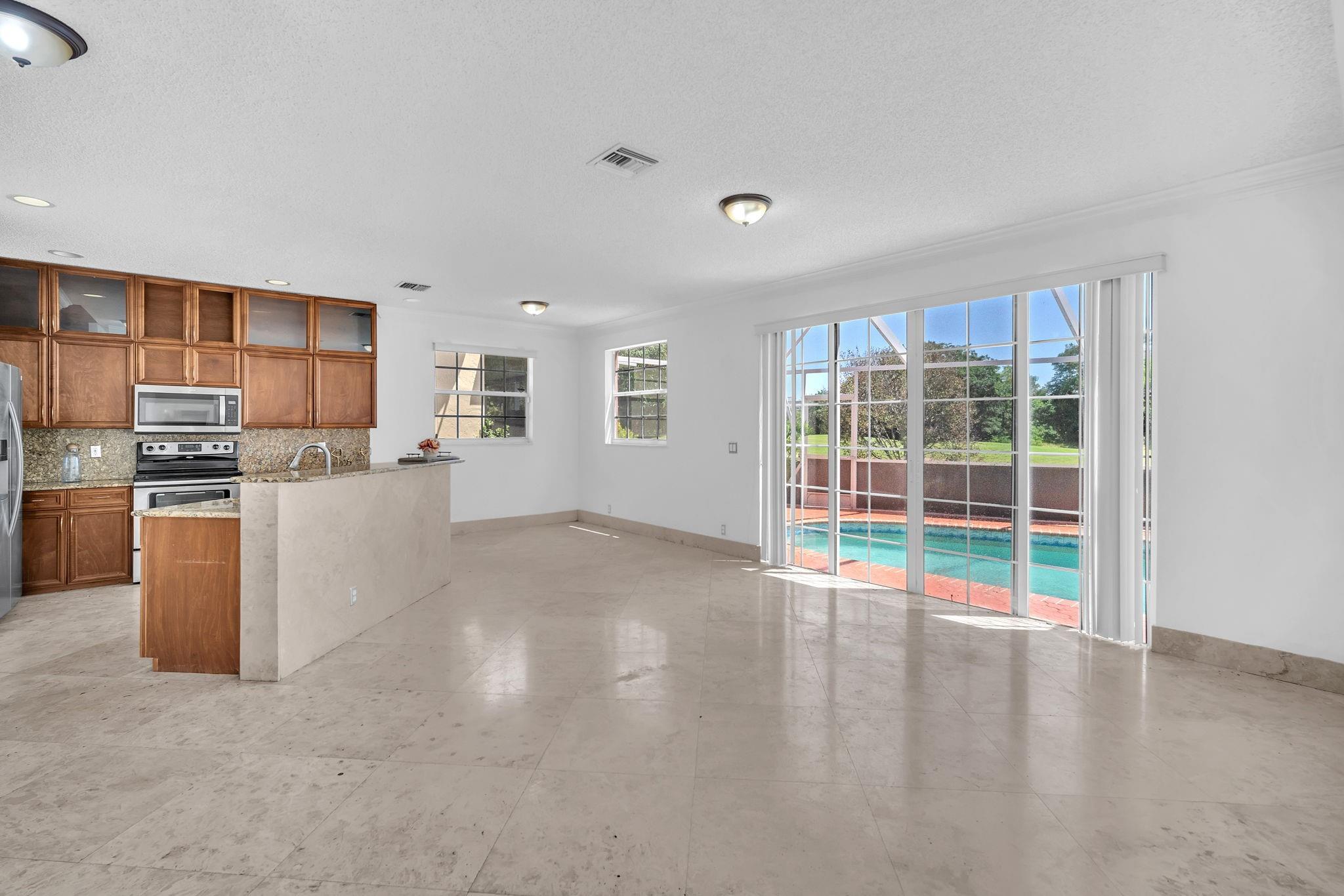 Palm Aire Oaks Course Est - Residential