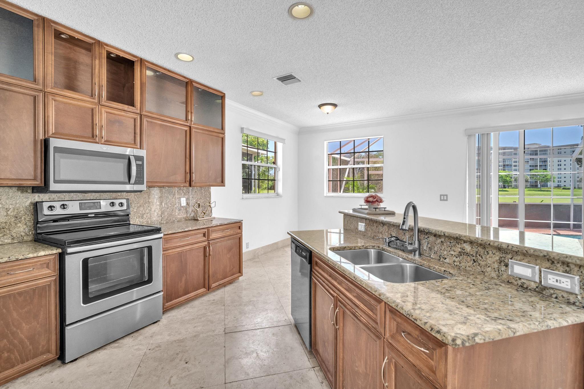 Palm Aire Oaks Course Est - Residential