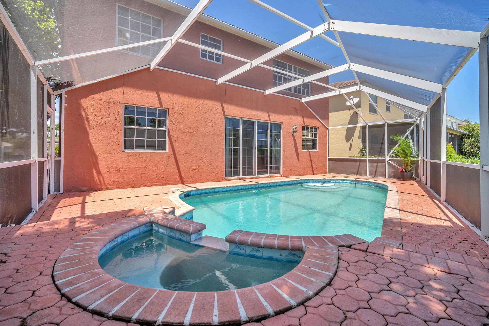 Palm Aire Oaks Course Est - Residential