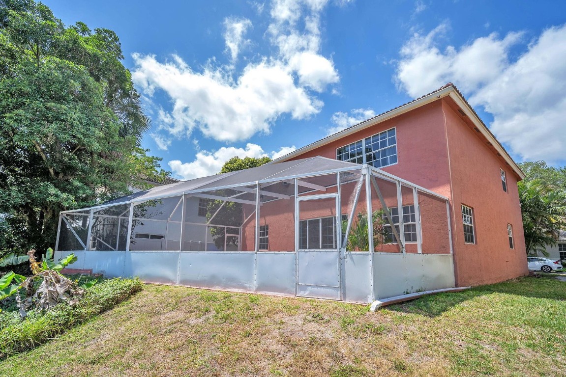 Palm Aire Oaks Course Est - Residential