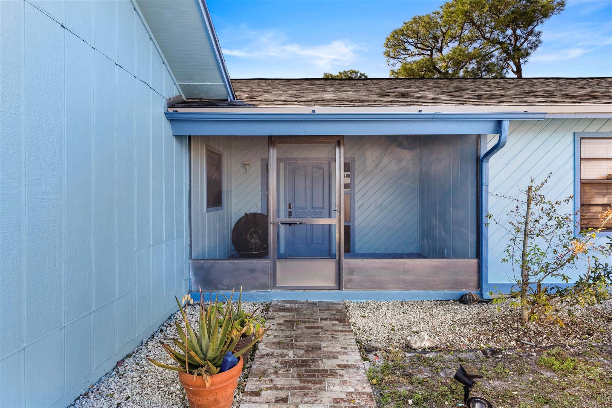 2402 SW Summit Street