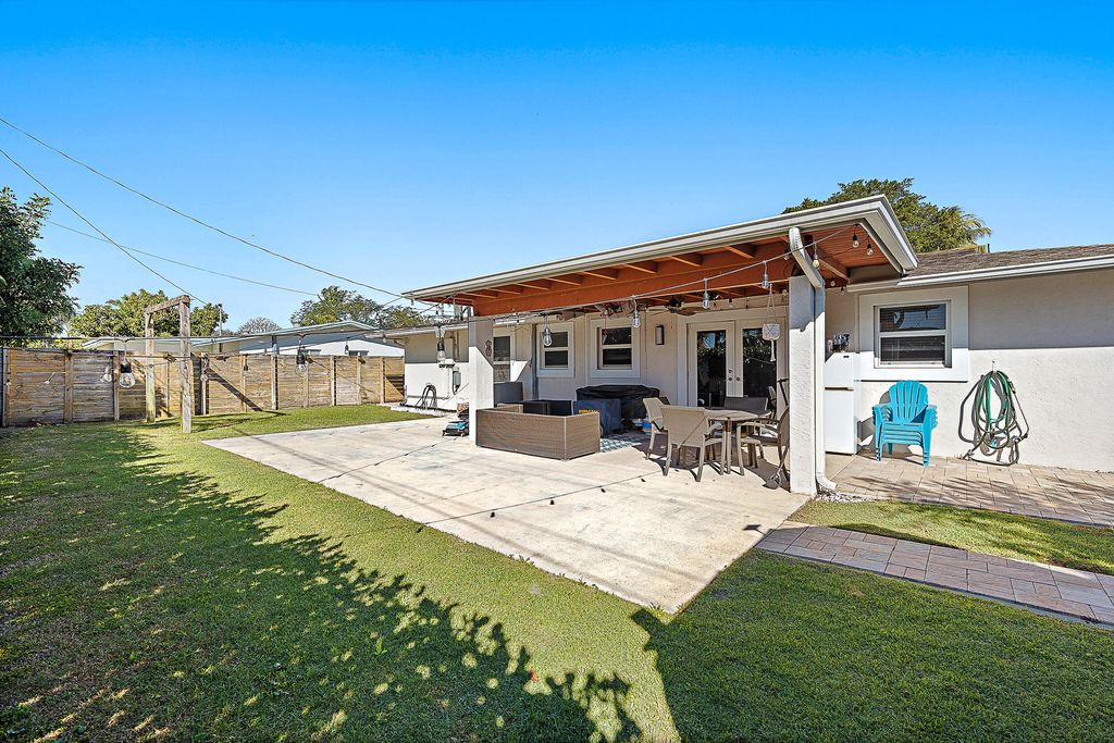 Photo of 4410 Birdwood Street, Palm Beach Gardens, FL 33410 (MLS # R11160698)