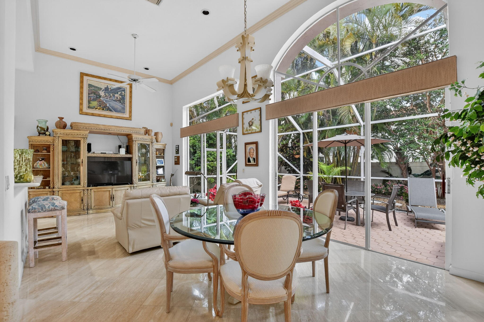 LAUREL POINTE - Residential