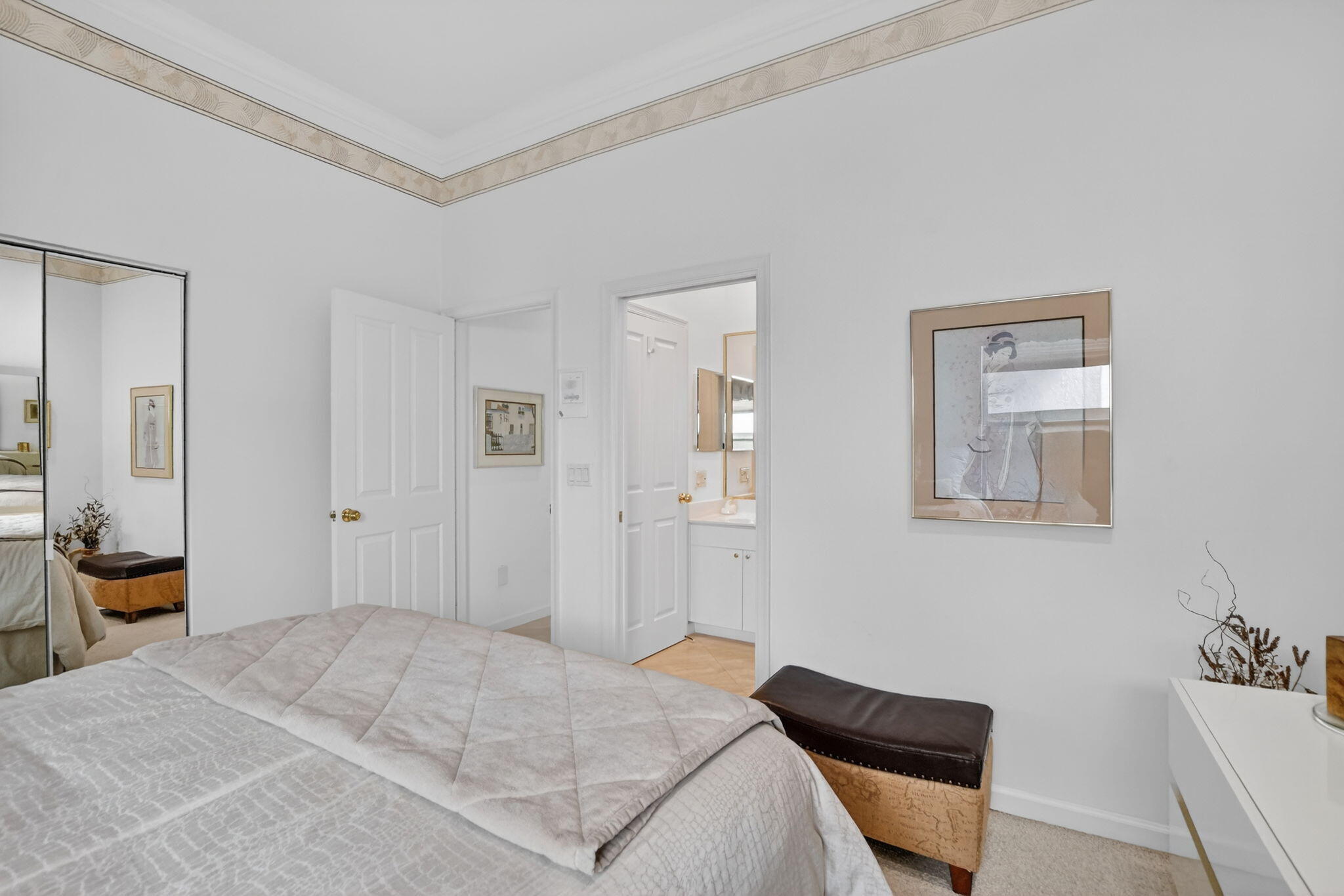 LAUREL POINTE - Residential