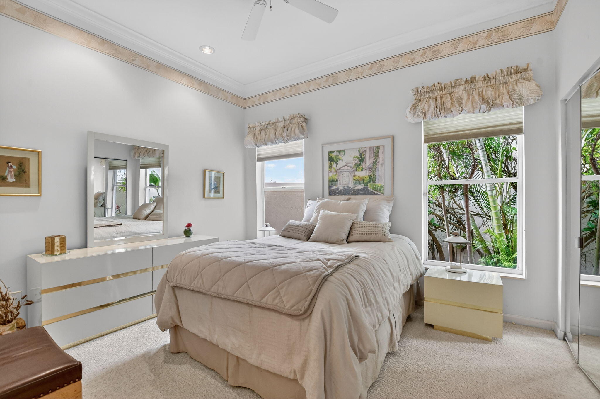 LAUREL POINTE - Residential