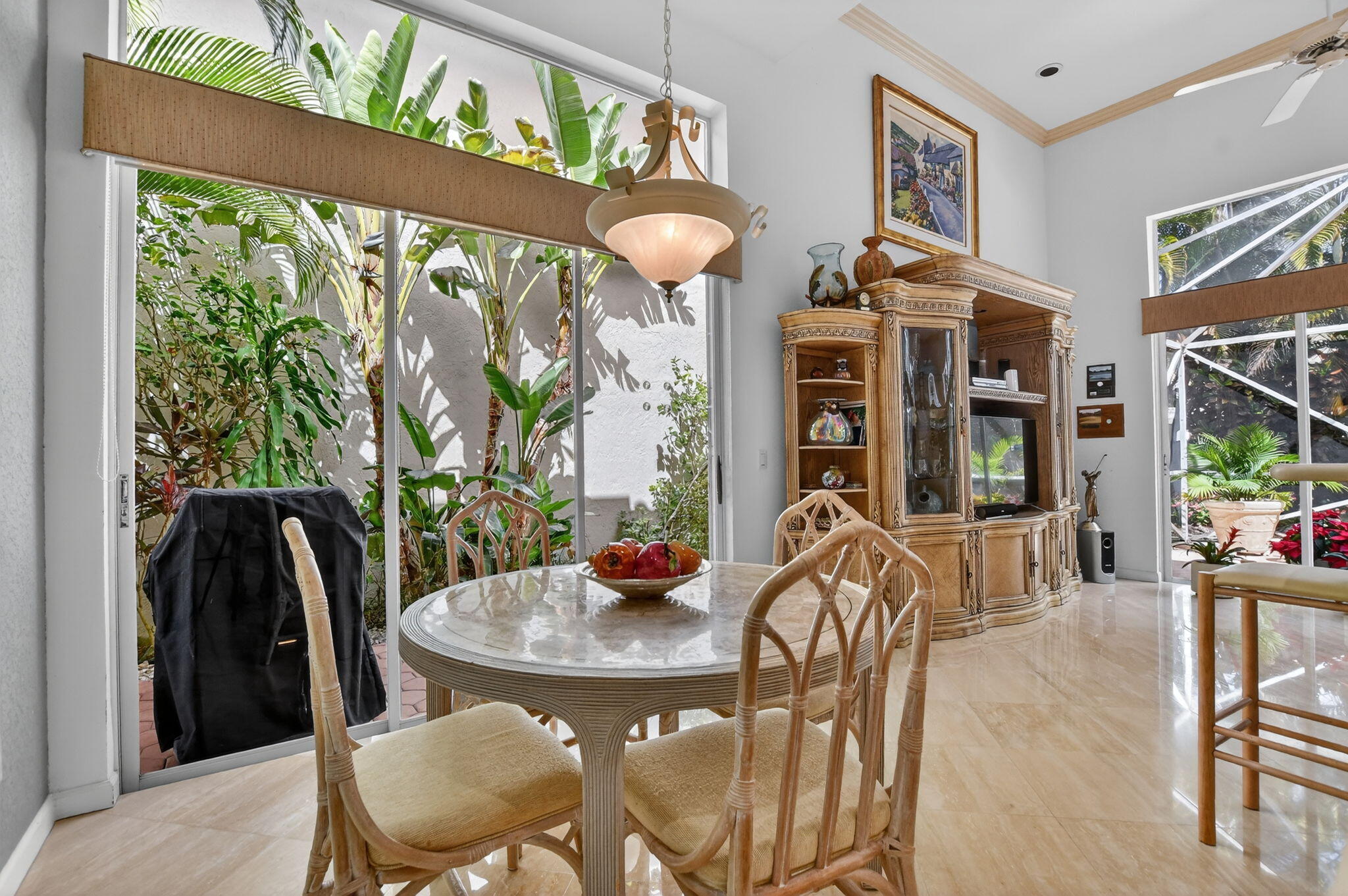 LAUREL POINTE - Residential