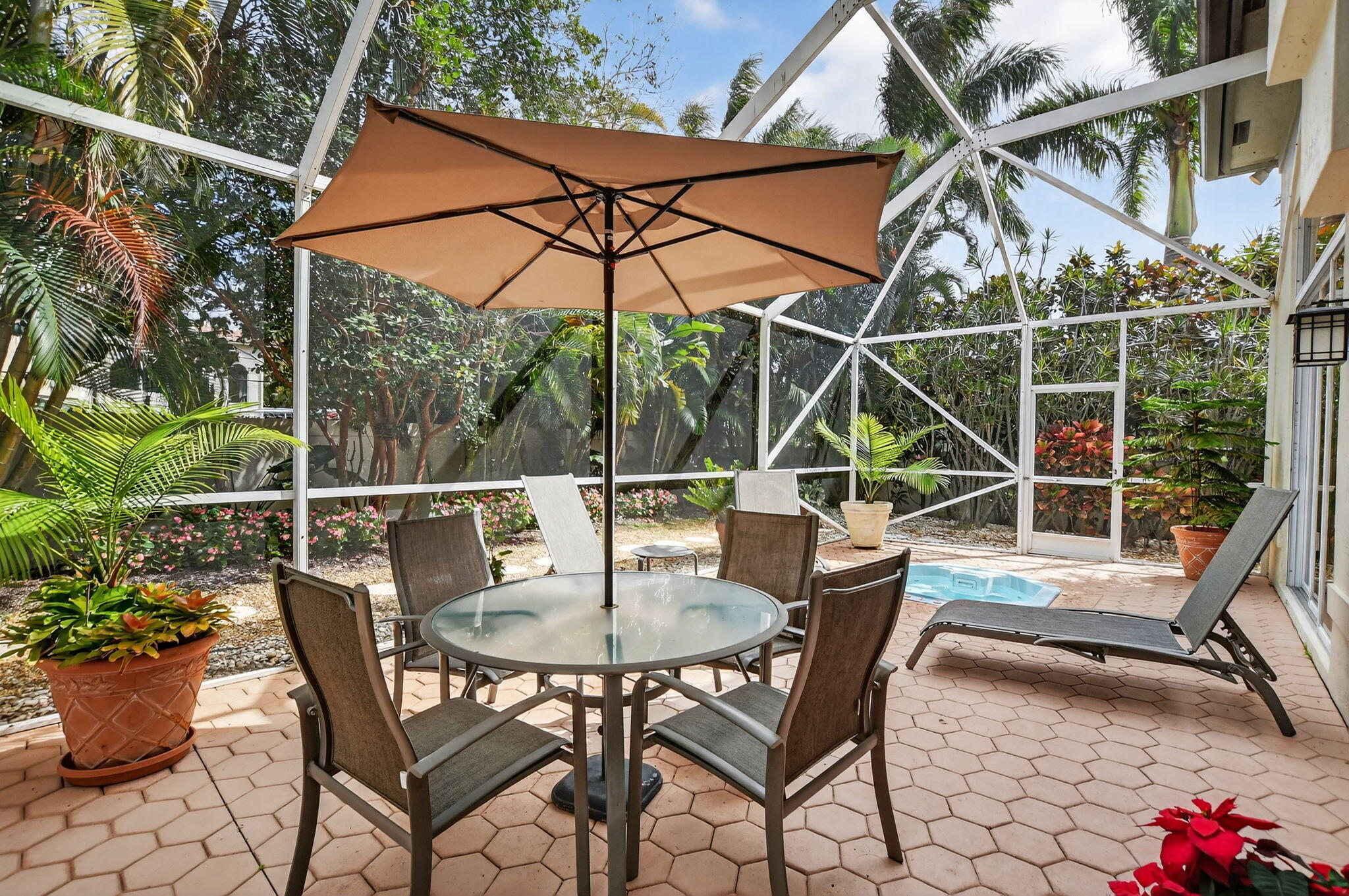 LAUREL POINTE - Residential