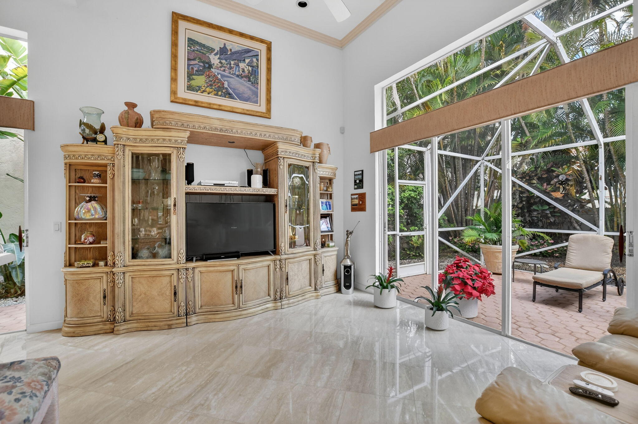 LAUREL POINTE - Residential