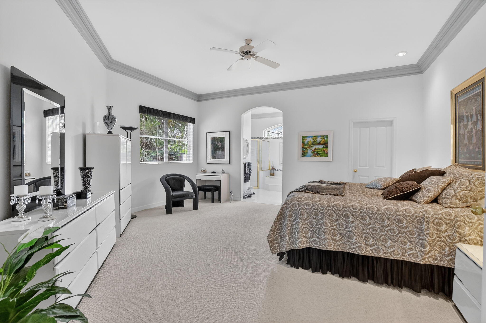 LAUREL POINTE - Residential