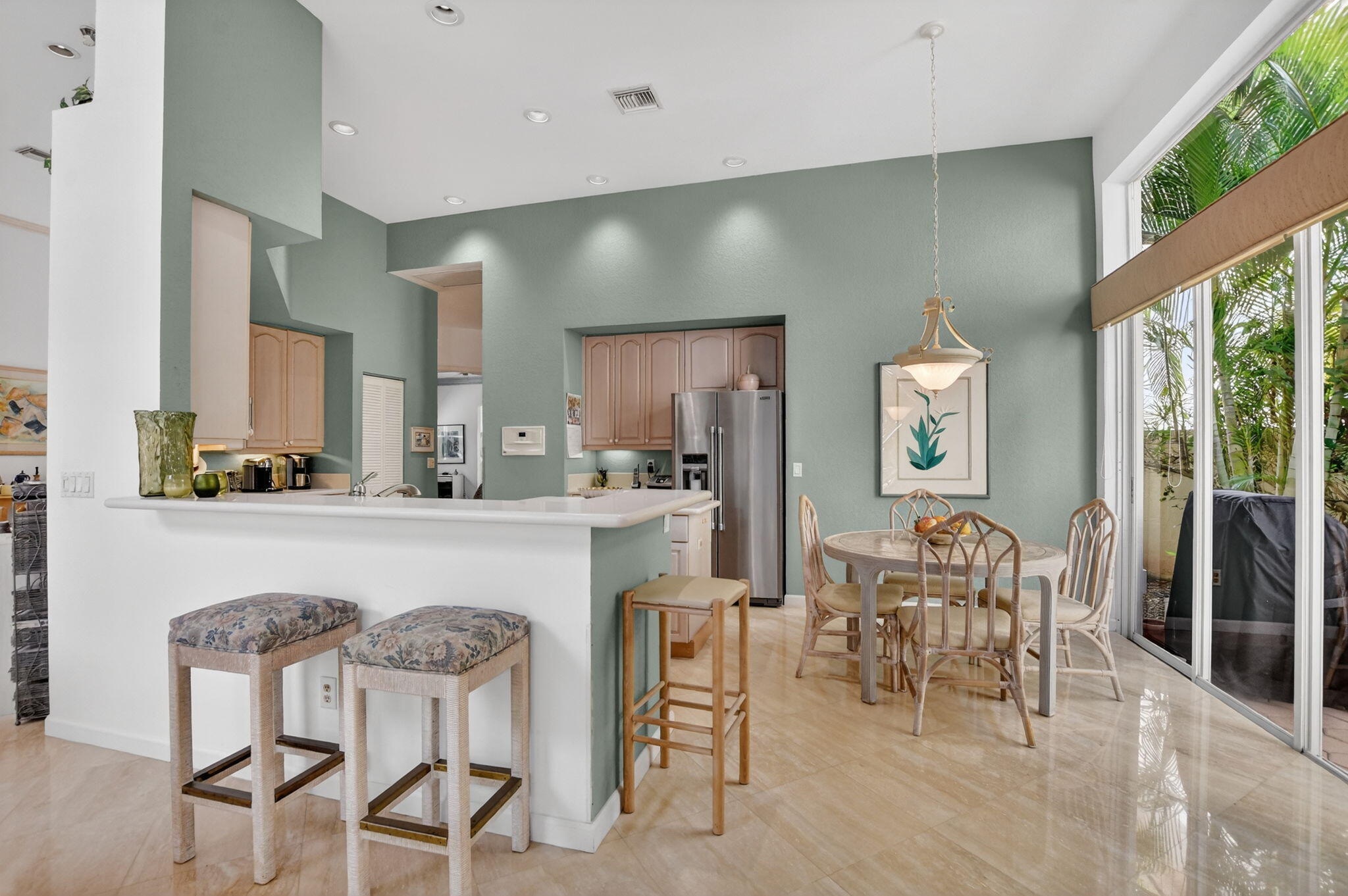 LAUREL POINTE - Residential