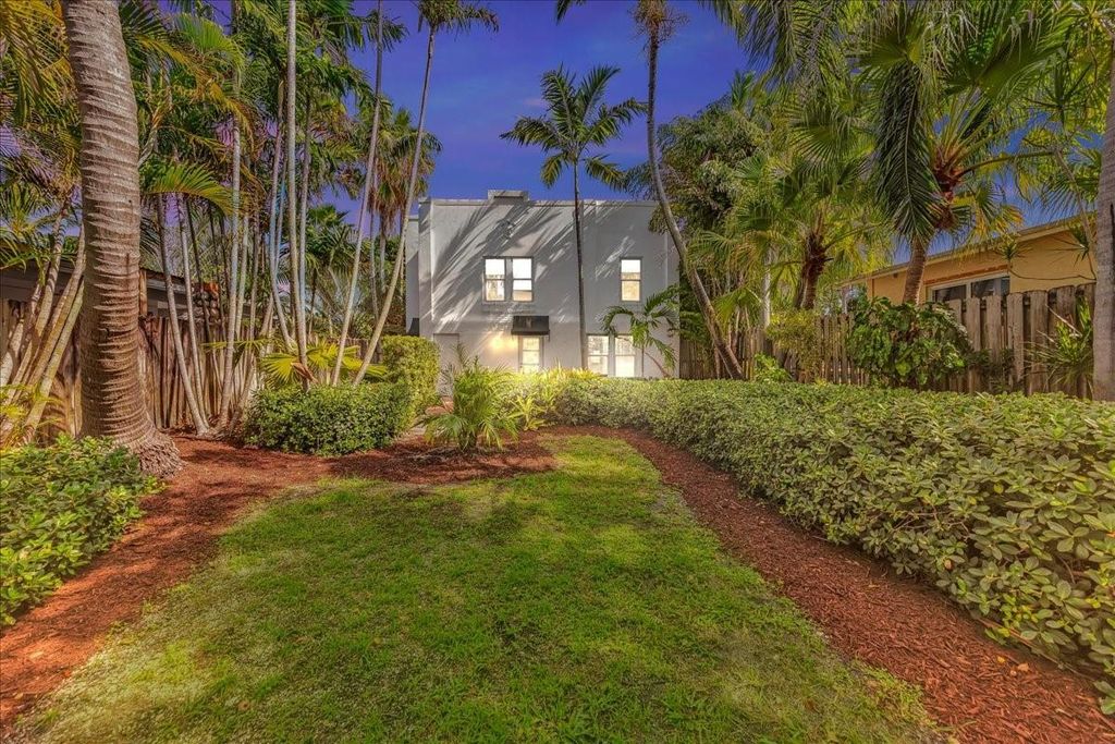 Photo of 1573 NE 33rd Street, Oakland Park, FL 33334 (MLS # F10523799)