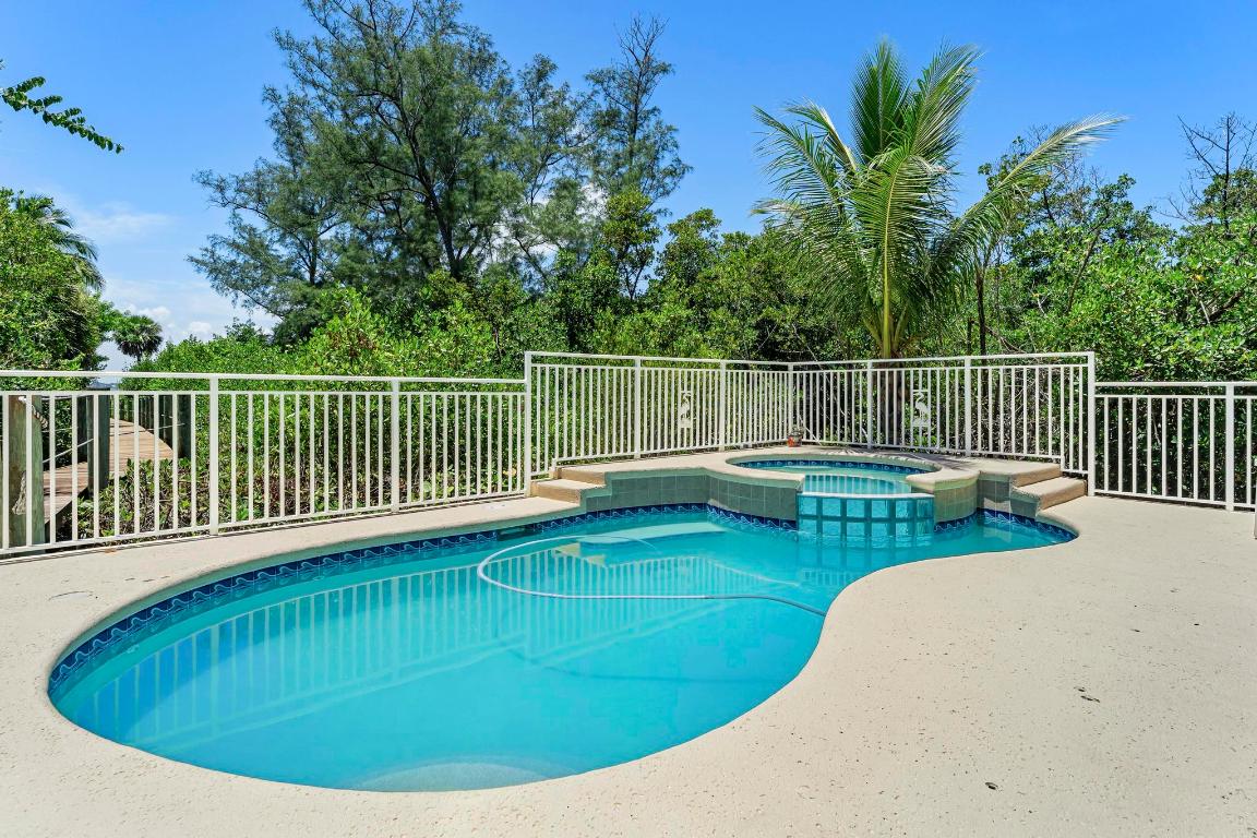 YACHT CLUB BEACH - Residential