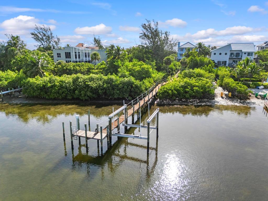 YACHT CLUB BEACH - Residential