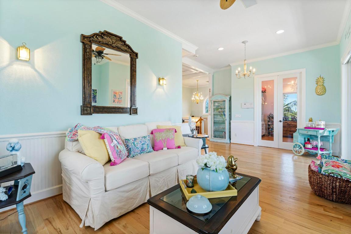 YACHT CLUB BEACH - Residential