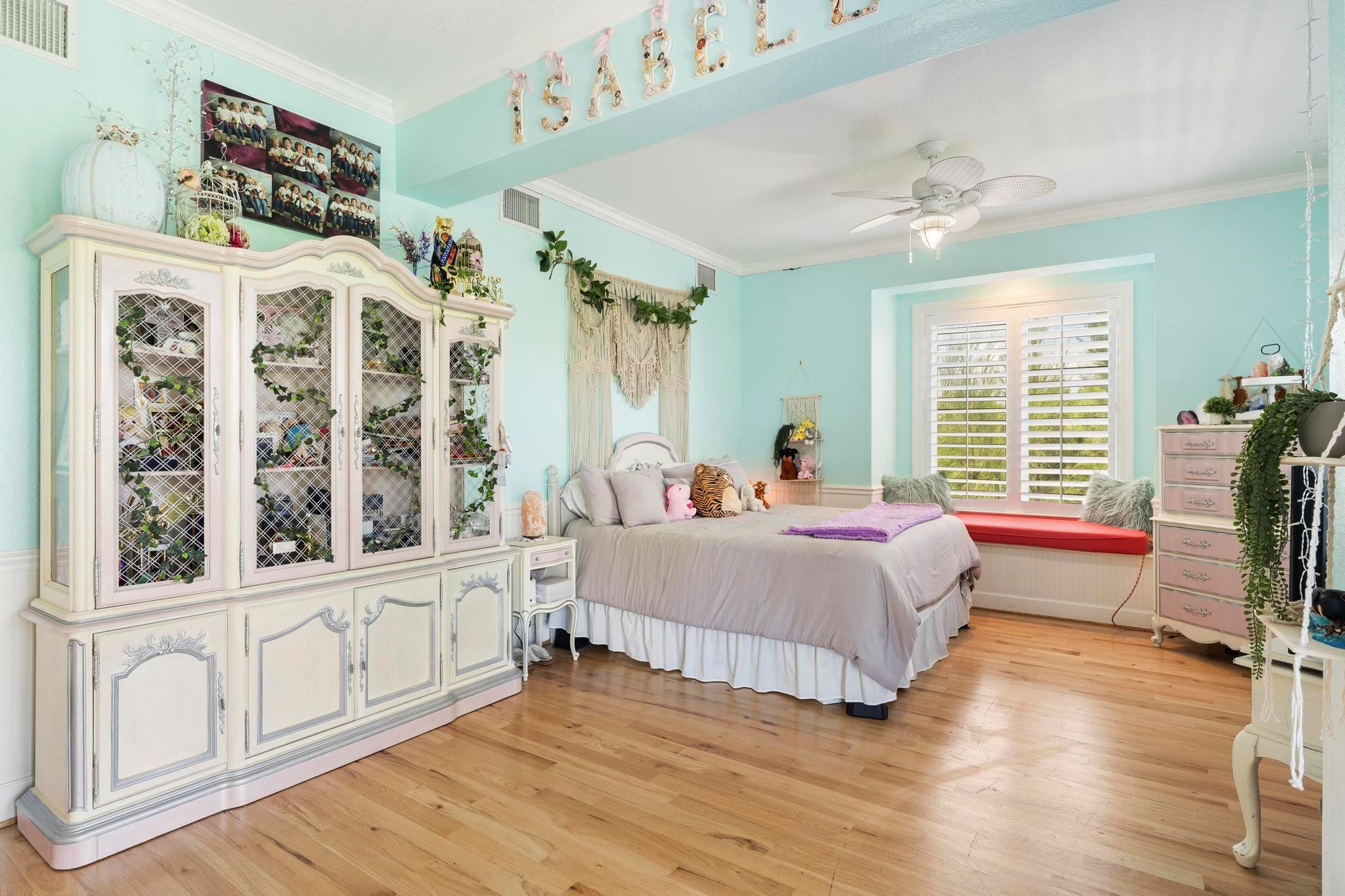 YACHT CLUB BEACH - Residential