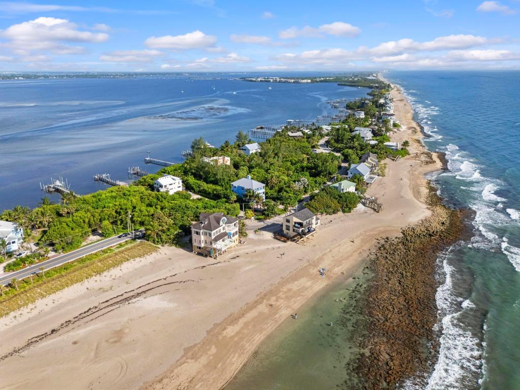 YACHT CLUB BEACH - Residential