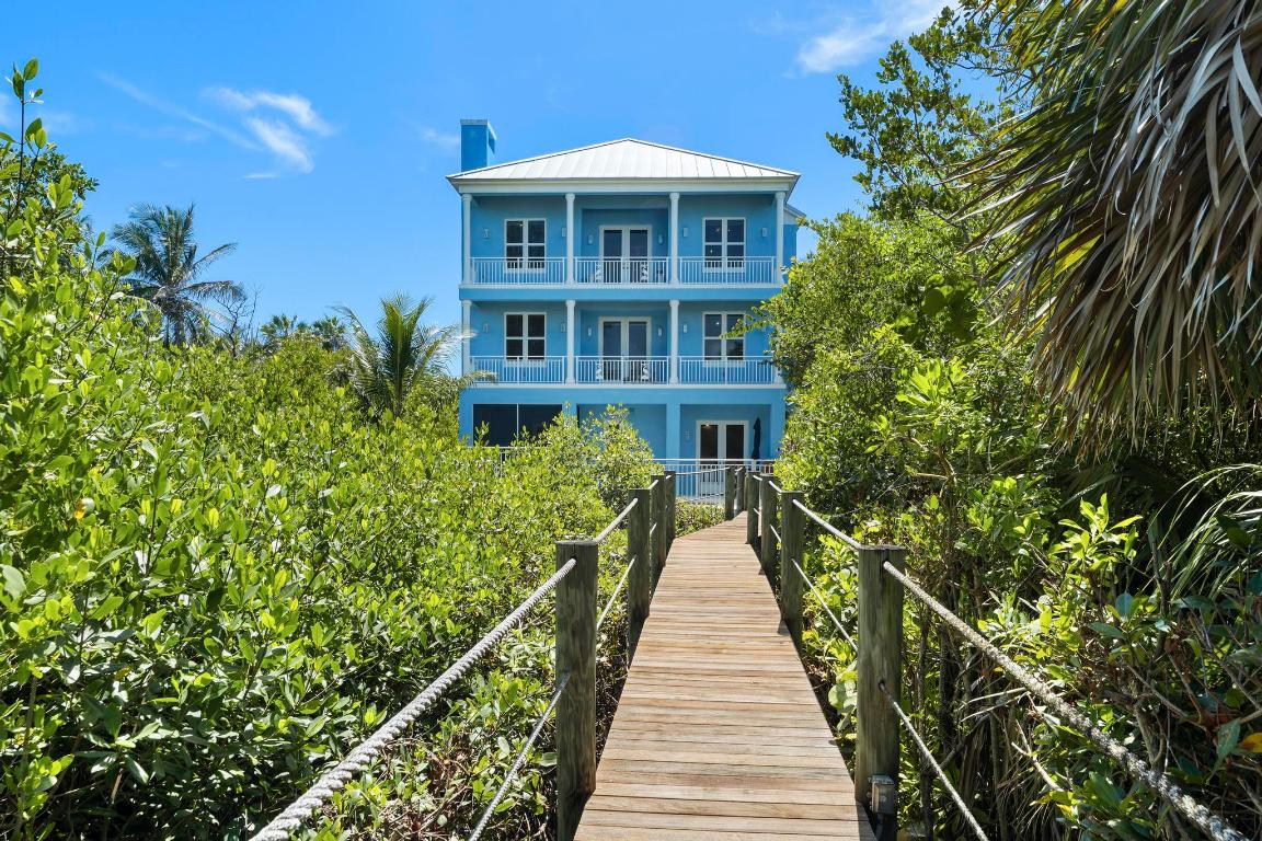 YACHT CLUB BEACH - Residential