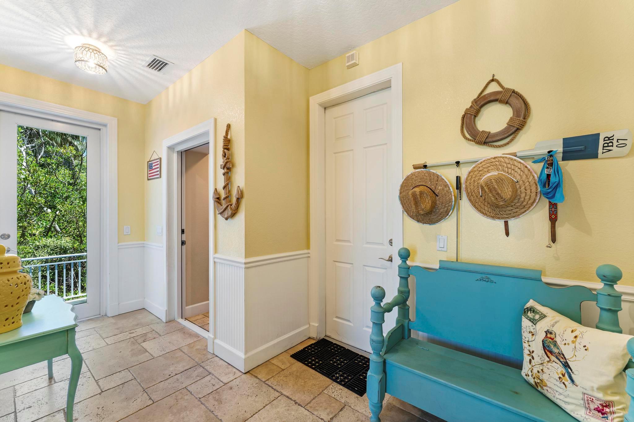 YACHT CLUB BEACH - Residential