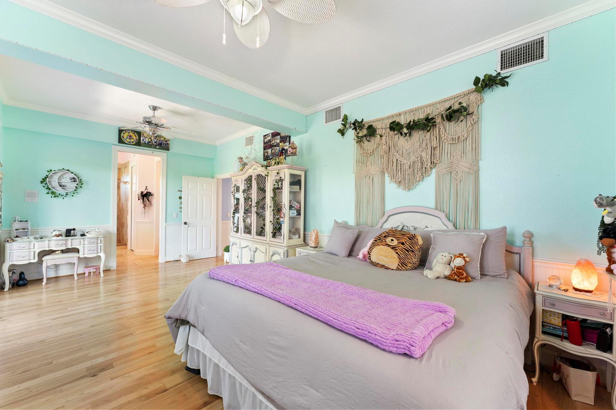 YACHT CLUB BEACH - Residential