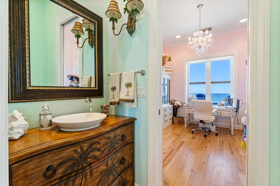 YACHT CLUB BEACH - Residential