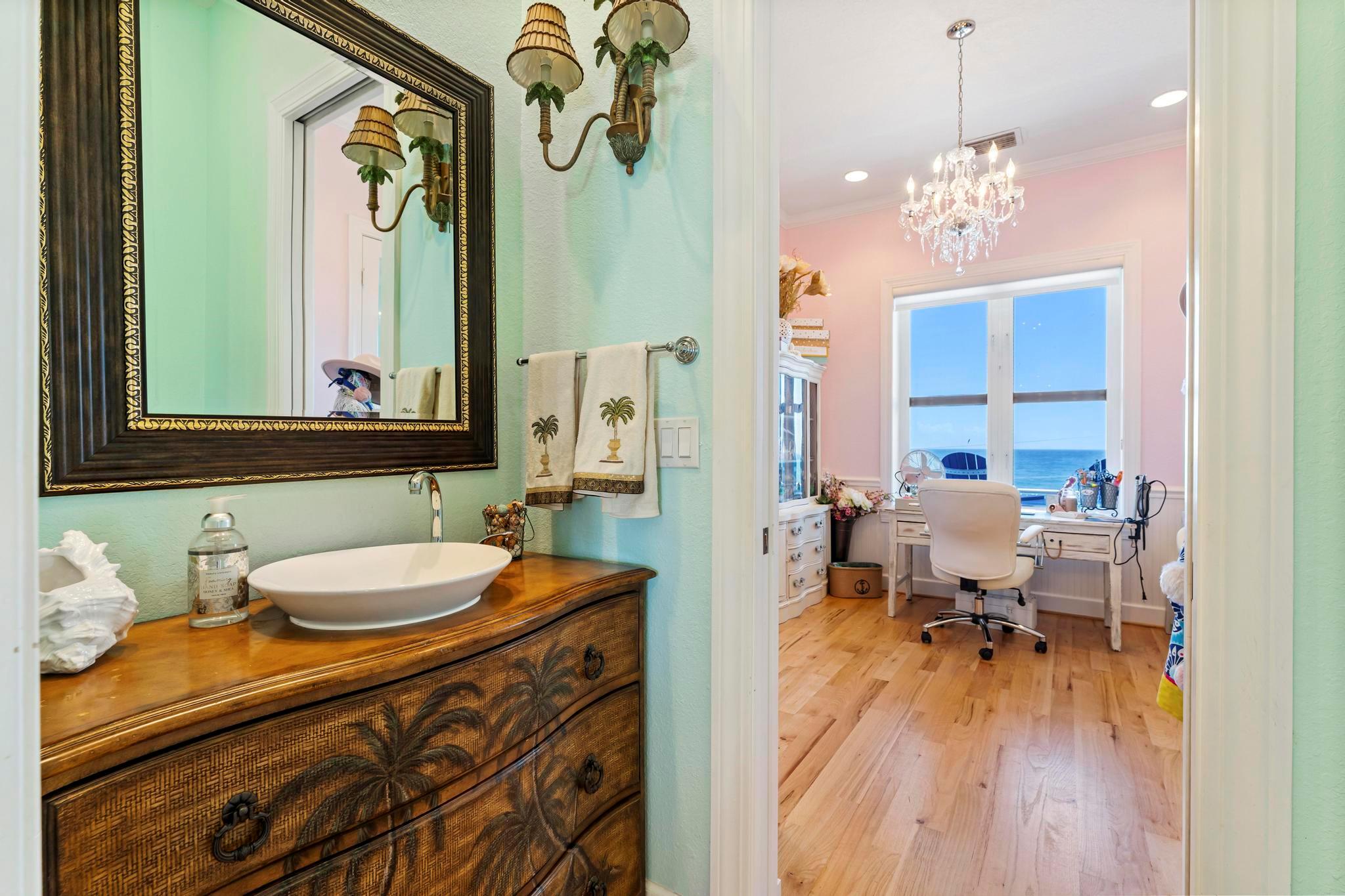 YACHT CLUB BEACH - Residential