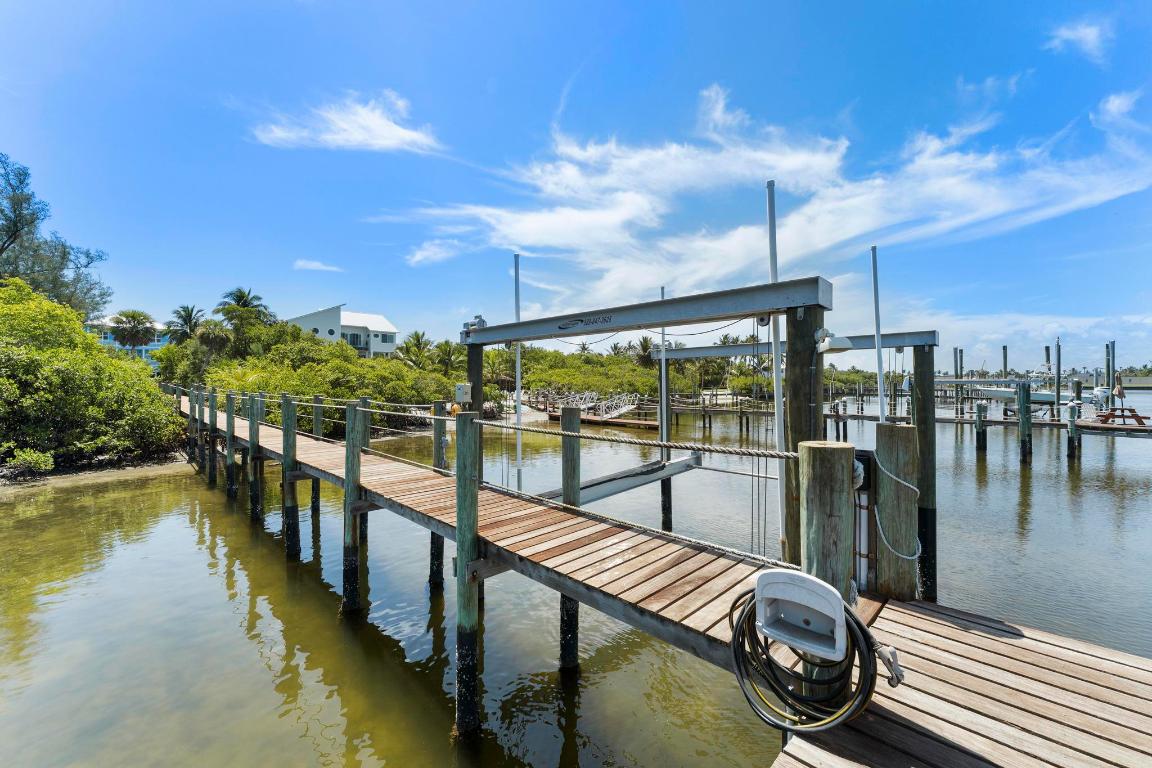 YACHT CLUB BEACH - Residential